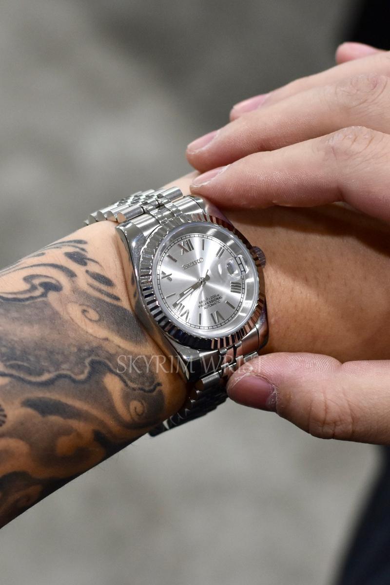 Mod Datejust Roman Silver - SKYRIM WRIST