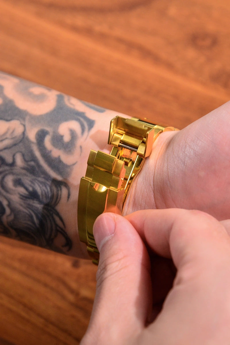 Mod Yacht -Master Gold Pearl Watch - SKYRIM WRIST