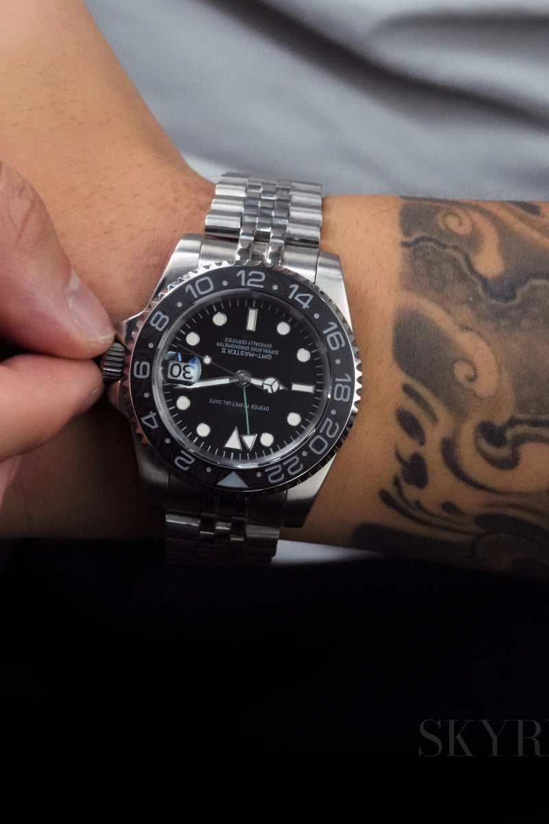 Mod GMT-Master II Bruce Wayne-Carbon Fiber Bezel