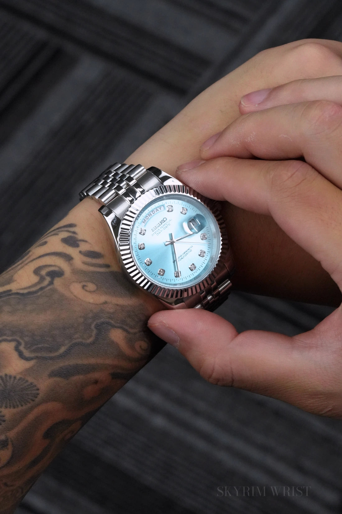 Mod Day-Date Sky Blue Diamond - SKYRIM WRIST
