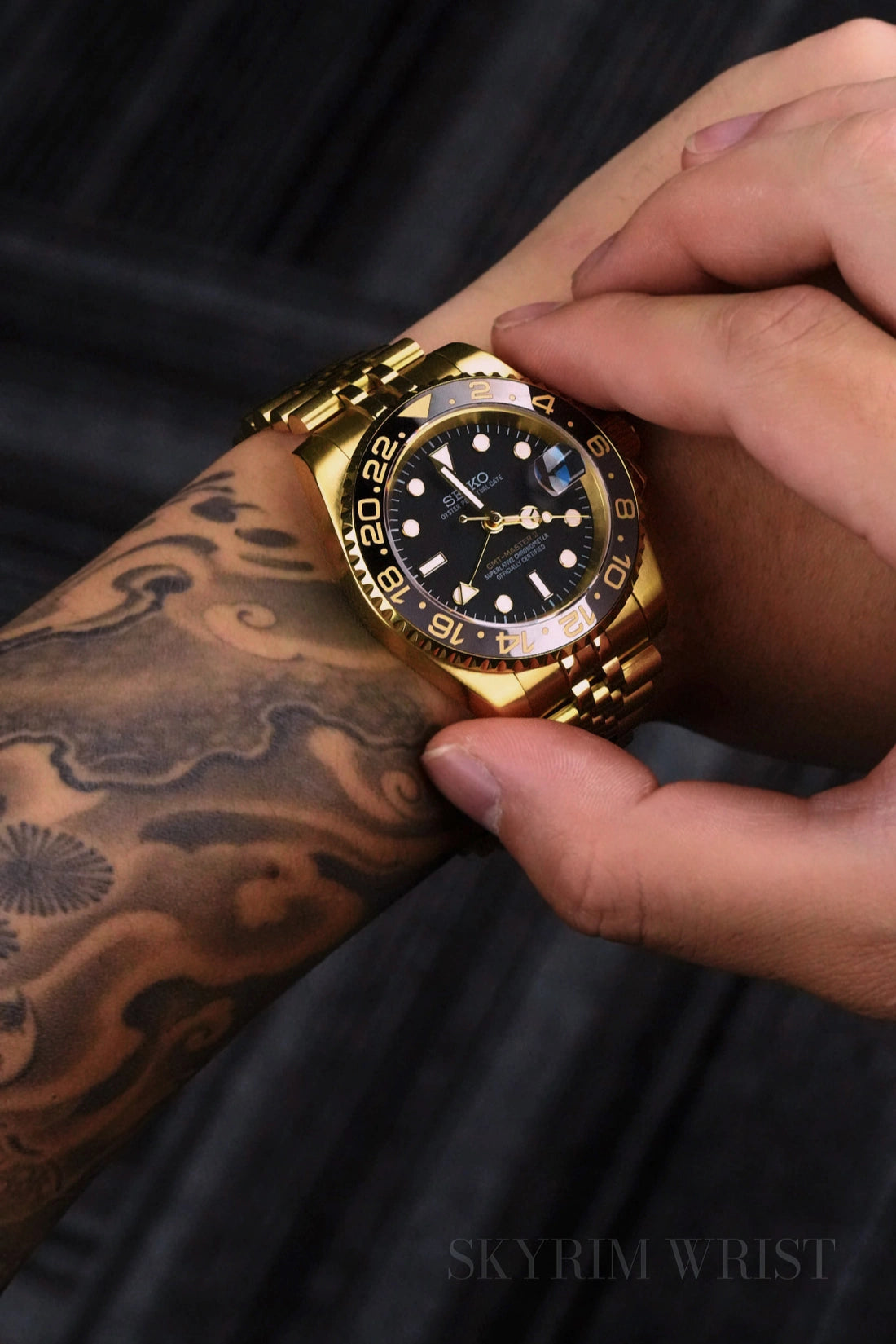 Mod GMT-Master II Gold - SKYRIM WRIST