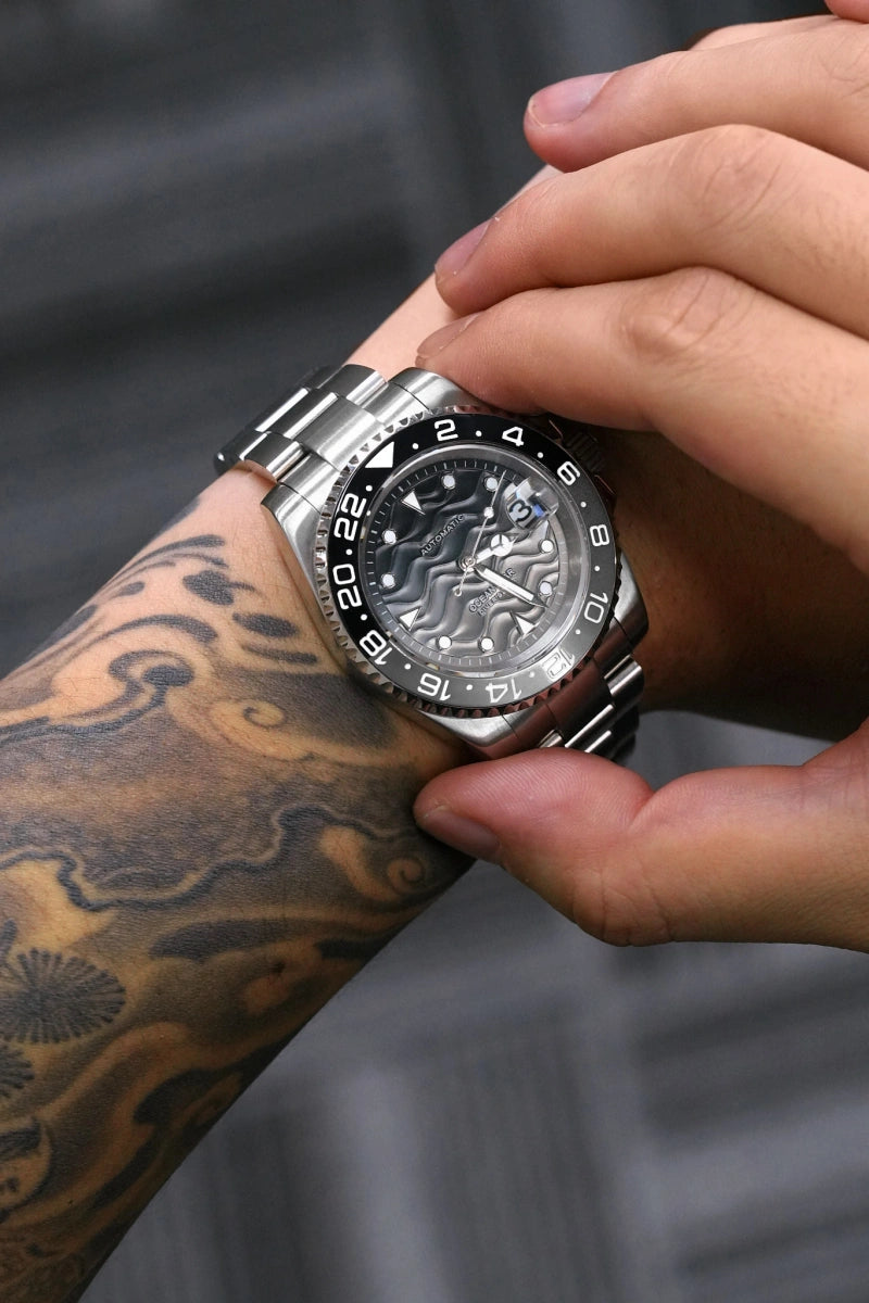 Mod Submariner Gotham Tide Watch - SKYRIM WRIST