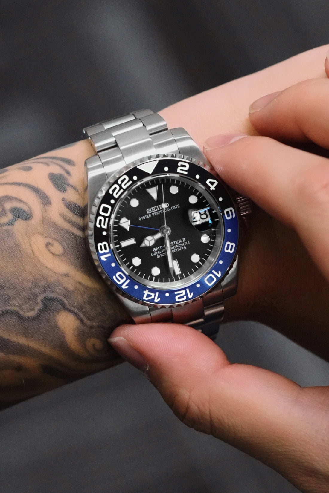 Mod GMT-Master II Batman - SKYRIM WRIST