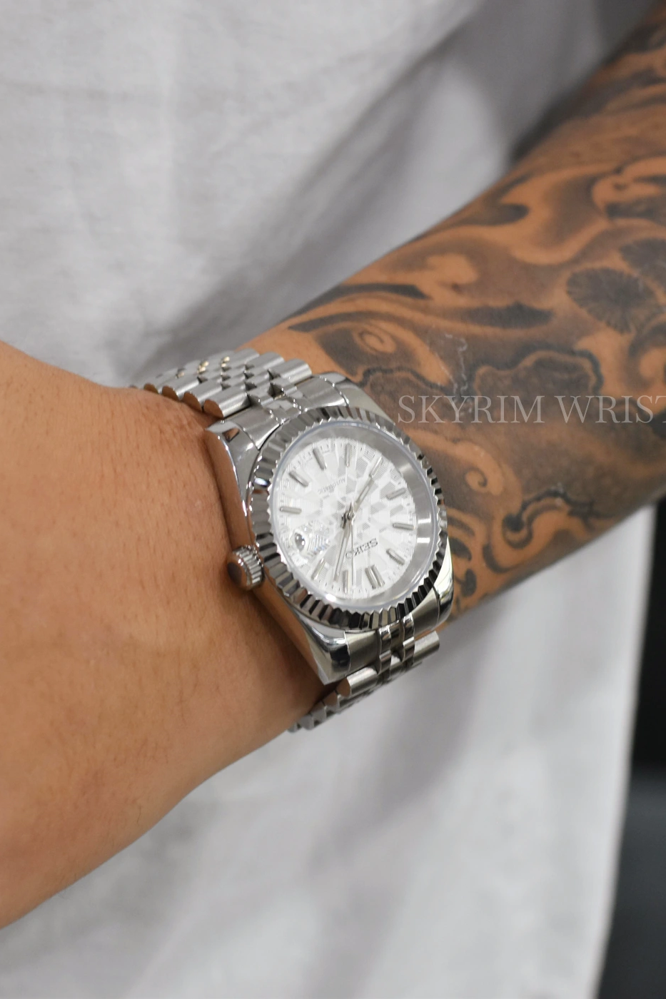 Mod Datejust Mosaic White - SKYRIM WRIST