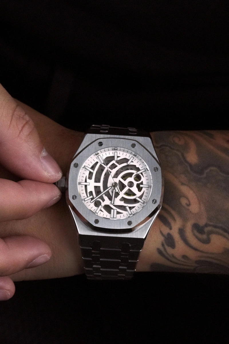 Image of Pantheon Royal Oak Skeleton White Silver - SKYRIM WRIST 