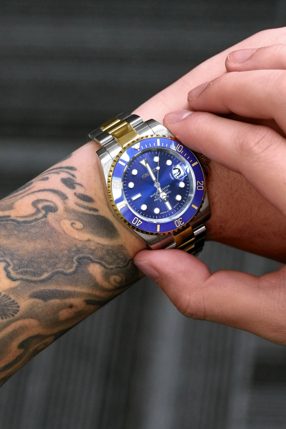 Mod Submariner Two-Tone Gold Blue - SKYRIM WRIST 