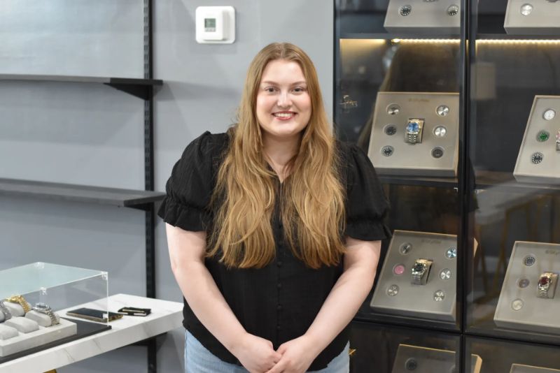 Emma, watch specialist at Skyrim Wrist.