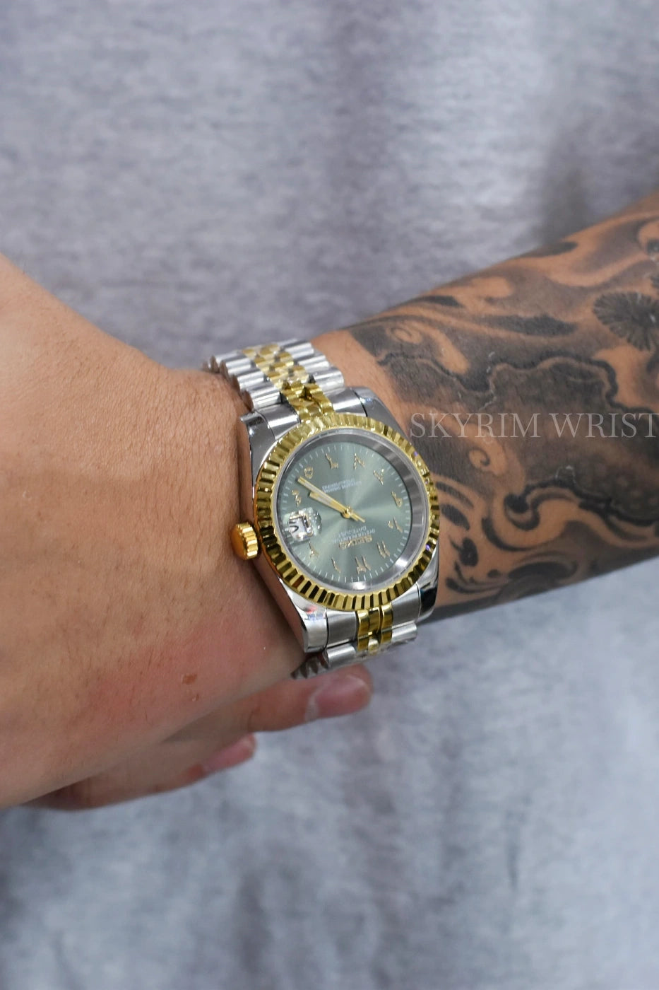 Mod Datejust Two-Tone Gold Arabic Green - SKYRIM WRIST 
