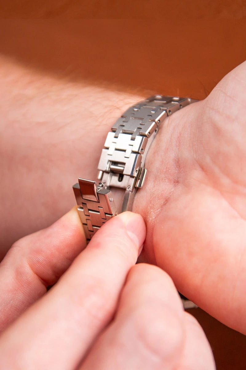 Image of Pantheon Royal Oak Silver White - SKYRIM WRIST 