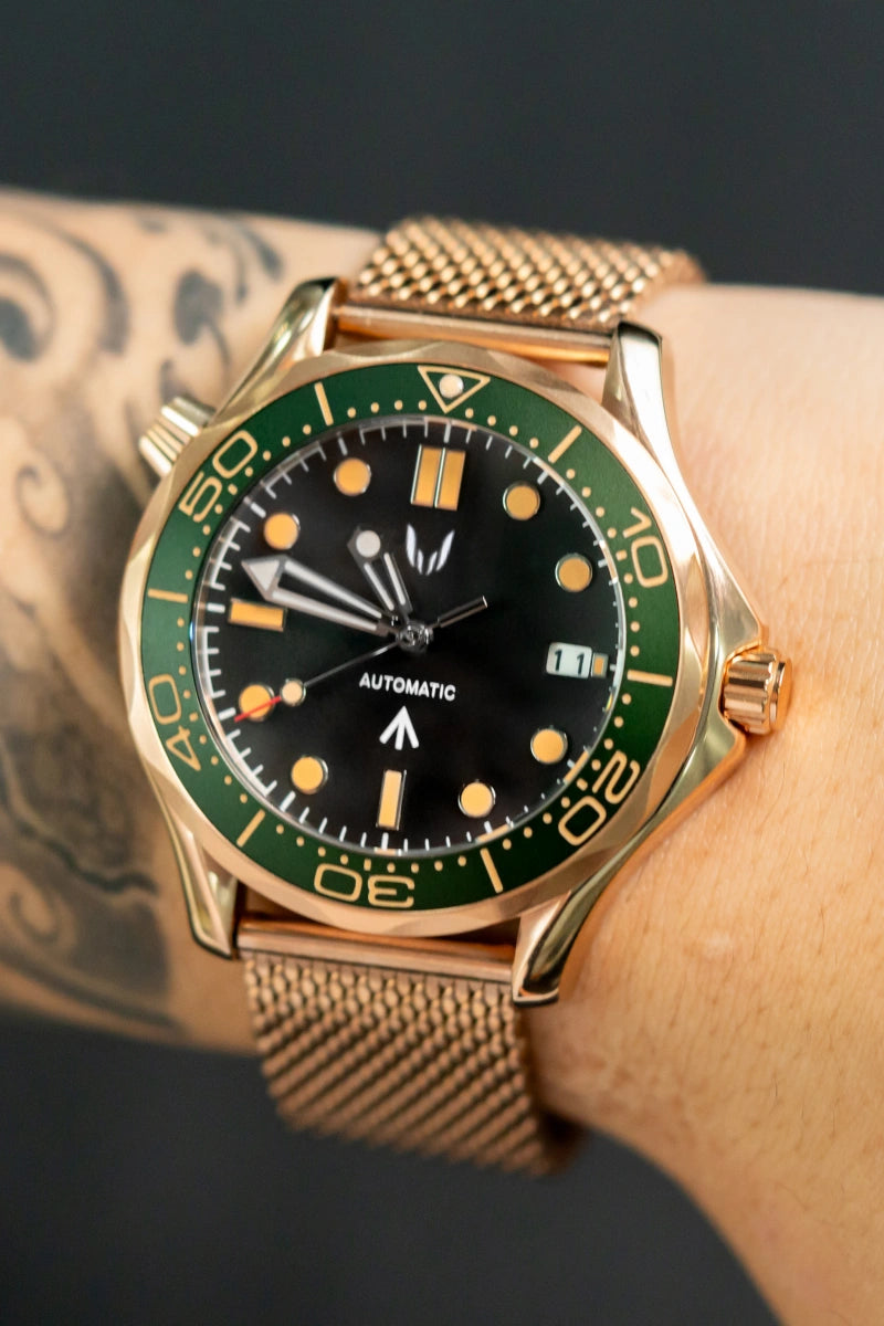 Image of Sunrise Seamaster VII Emerald Green - SKYRIM WRIST 