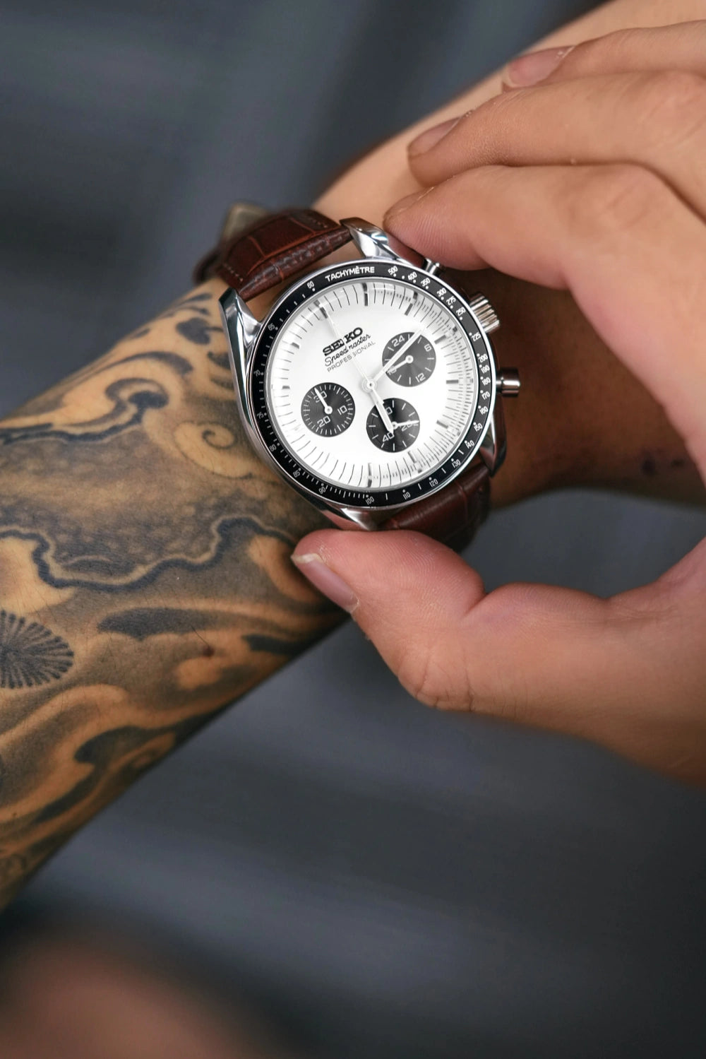 Mod Speedmaster Vintage Racer Brown - SKYRIM WRIST 